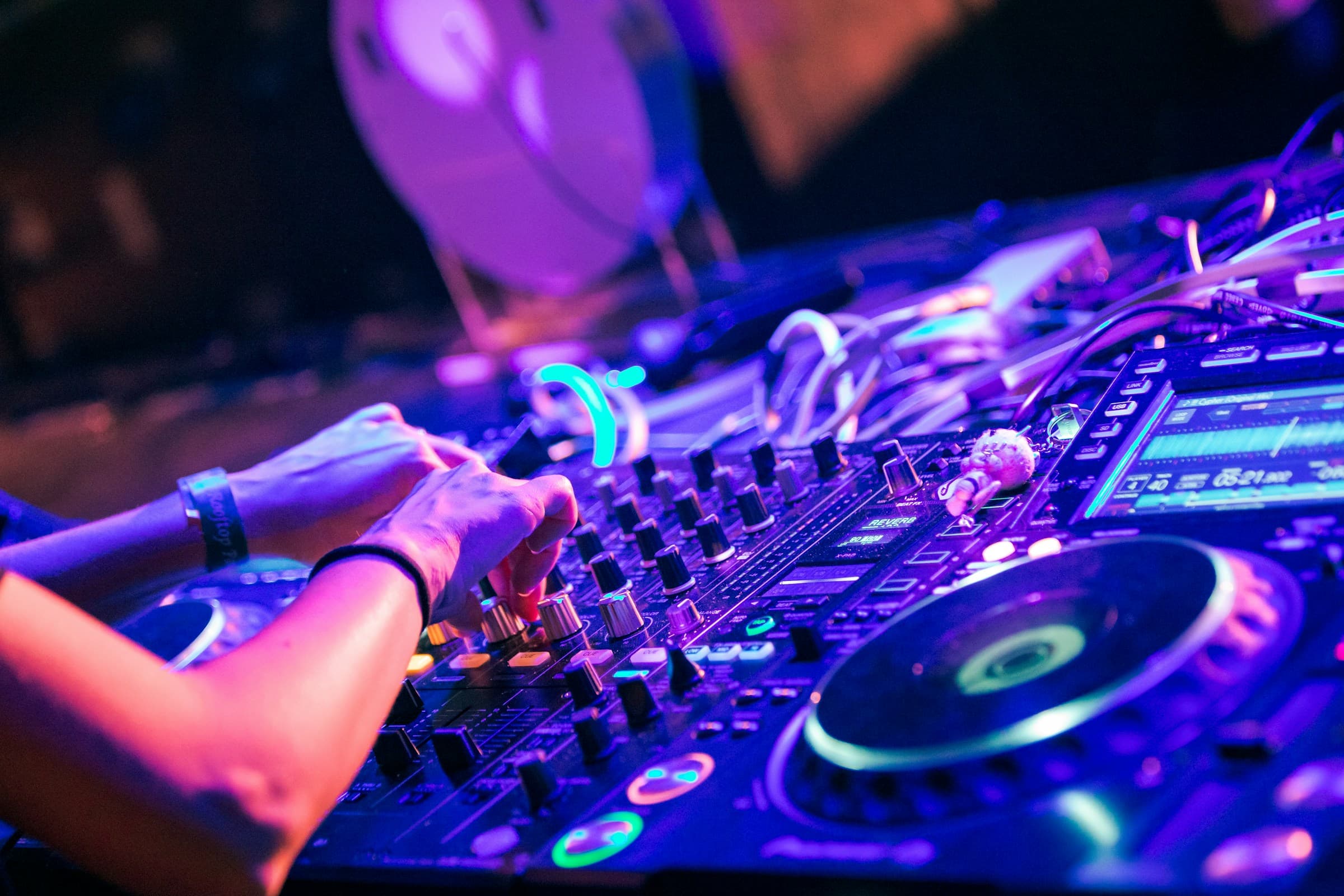 House Sessions — 4